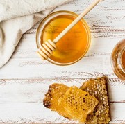 Sederet Manfaat Propolis untuk Wajah, Basmi Jerawat Hingga Menenangkan Kulit