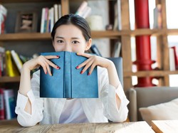 e-Life: Perempuan dan Quarter-Life Crisis