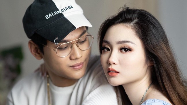 Kekasih Indra Kenz, Vanessa Khong, dan sang ayah terseret jadi tersangka dugaan penipuan investasi bodong binary option oleh Binomo.