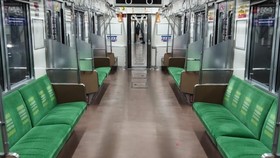 KCI Ingatkan Penumpang Tak Pakai Kursi KRL Taruh Barang