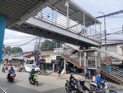 Begini Kondisi JPO Halte Pasar Kramat Jati yang Bikin Truk Nyangkut
