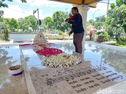 Ironis, Makam WR Soepratman Berlokasi di Samping Tempat Penampungan Sampah