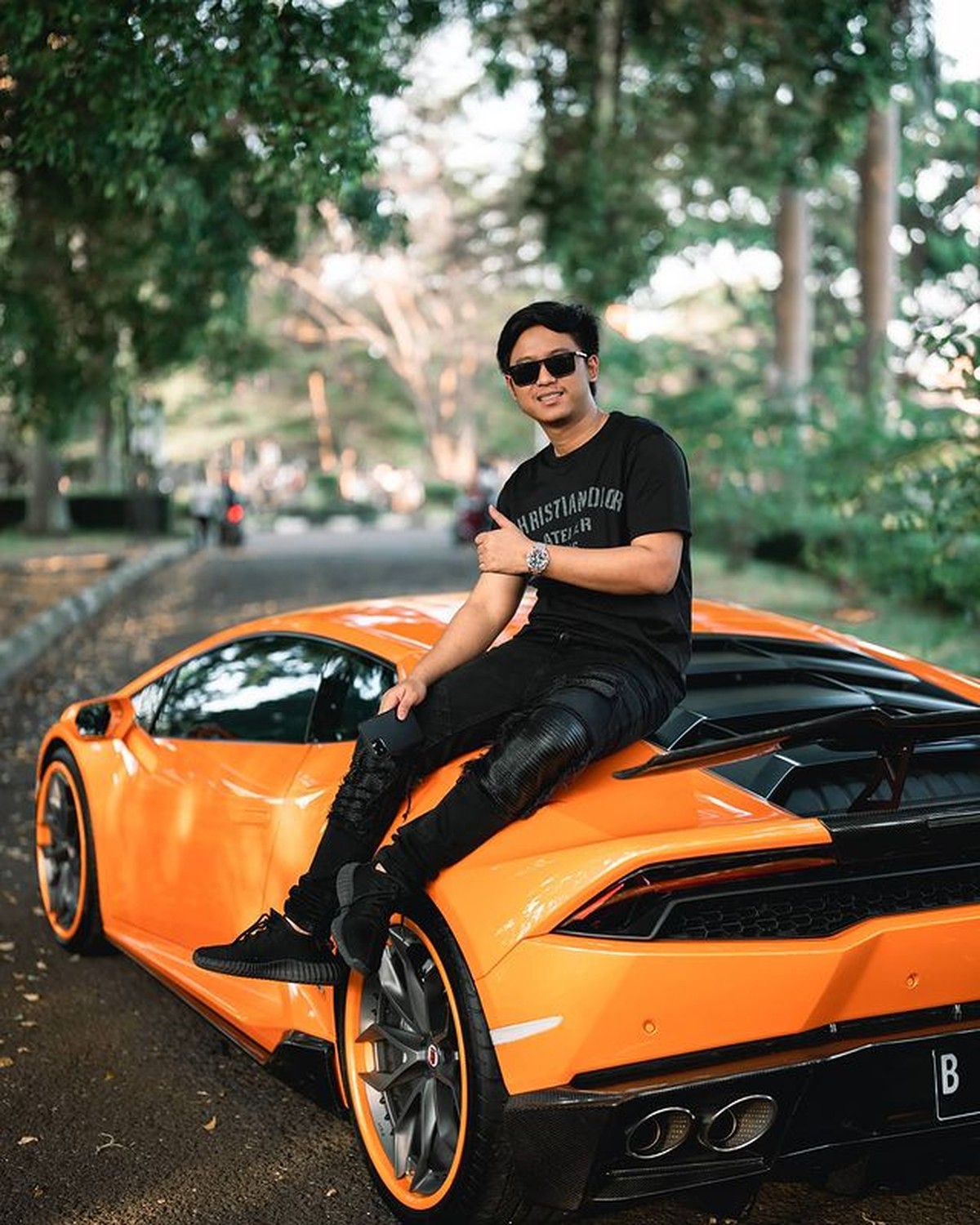 Doni Salmanan resmi ditahan terkait platform binary option Quotex&period; Yuk&comma; tengok lagi koleksi motor dan mobil mewahnya&excl;