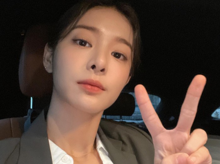 Sebenarnya, Seol In Ah memang sudah bermimpi untuk menjadi seorang aktris. Namun, ia tidak pernah menyesali dirinya pernah menjadi trainee idol. Menurutnya, itu merupakan pengalaman yang sangat berharga./ foto: instagram.com/_seorina