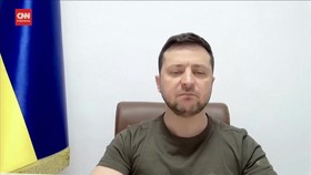 VIDEO: Presiden Ukraina Enggan Menyerah: Kami Siap Perang Di Mana Pun
