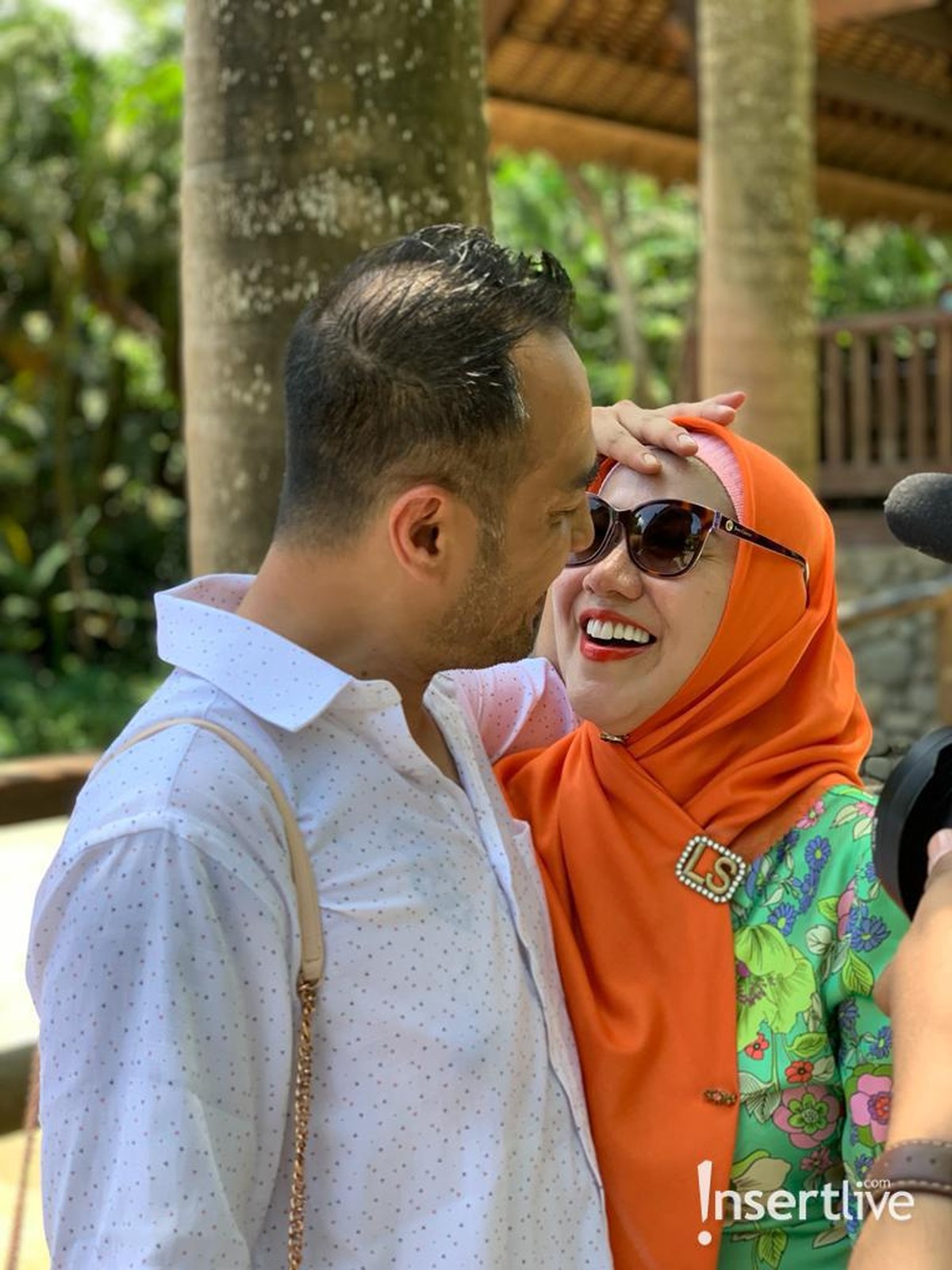 Venna Melinda dan Ferry Irawan telah sah menjadi suami istri&comma; mereka pun bulan madu di Bali dan ajak Vania jalan-jalan&period; Yuk&comma; intip&excl;