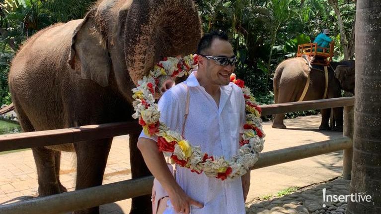 Venna Melinda dan Ferry Irawan telah sah menjadi suami istri, mereka pun bulan madu di Bali dan ajak Vania jalan-jalan. Yuk, intip!