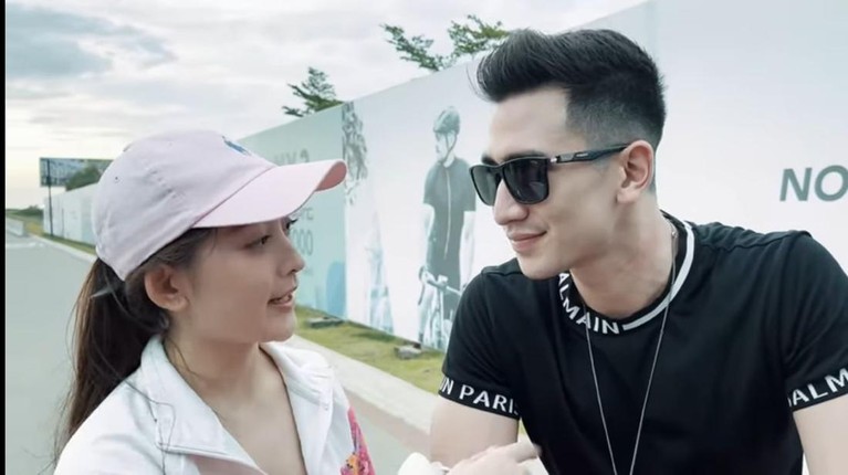 Verrel Bramasta dan Natasha Wilona Verrel Bramasta dan Natasha Wilona kembali jadi sorotan usai pamer kemesraan saat sepedaan bareng. Yuk, intip potretnya!