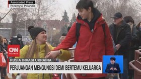 VIDEO: Perjuangan Warga Ukraina Mengungsi Demi Bertemu Keluarga