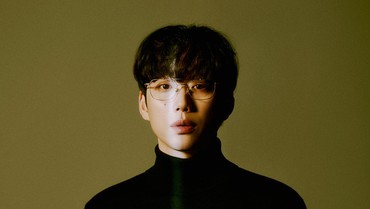 Panen Kritik Usai Gunakan Hadiah Fans Jadi Asbak, Agensi 10cm Minta Maaf