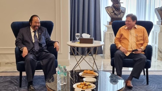 Ketum NasDem Surya Paloh meminta wacana penundaan Pemilu 2024 disetop. Ia meminta Ketum Golkar Airlangga Hartarto fokus kerja sebagai menko perekonomian.