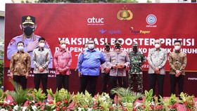 Ajaib Bersama Kapolri Gelar Vaksinasi Booster dan Salurkan Bansos