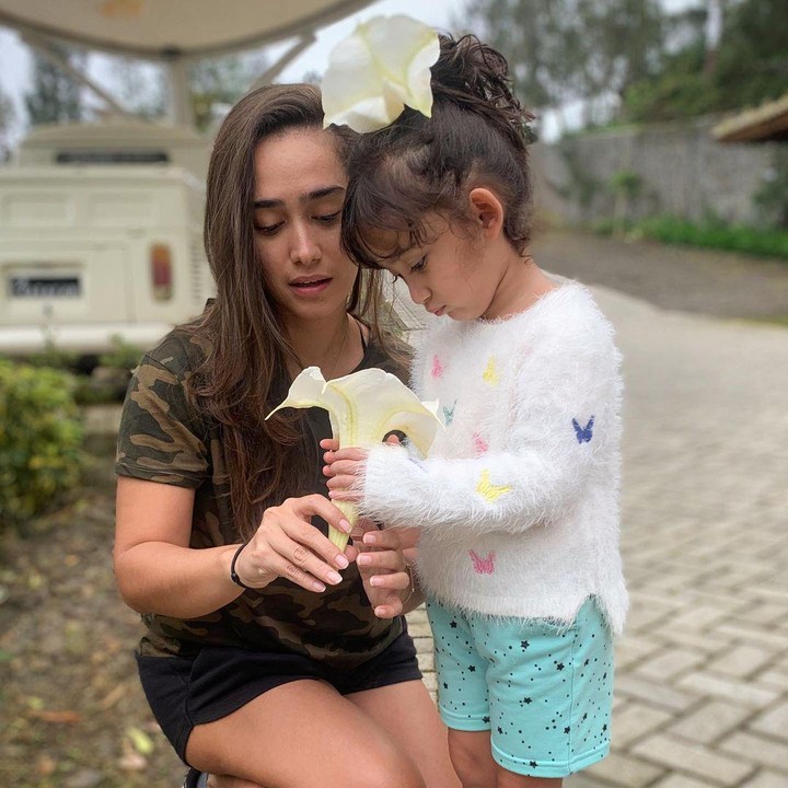<p>Pada caption foto, Alex kerap mengatakan bahwa sang anak adalah hidup dan cintanya. So sweet banget ya, Bunda. (Foto: Instagram: @got_alex)</p>