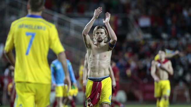 Legenda sepak bola Ukraina Anatoliy Tymoshchuk hingga saat ini diam terkait invasi Rusia dan masih bekerja di Zenit St. Petersburg.