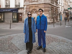 Sering Tampil Modis, Dinda Hauw & Rey Mbayang Rilis Koleksi Busana