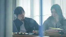Park Hyung-sik Jatuh Cinta pada Han So-hee di Soundtrack #1