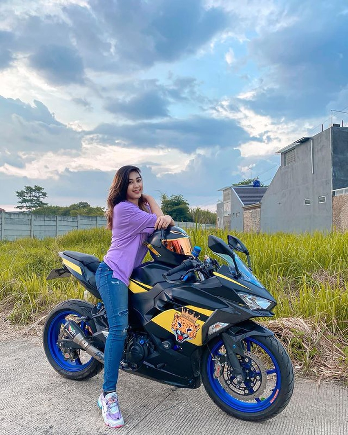 Gigi Ruwanita Mantan Istri Doni Salmanan