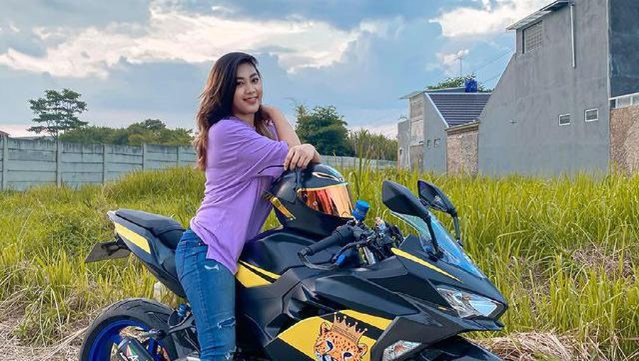 Gigi Ruwanita Mantan Istri Doni Salmanan