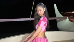 Serba Pink di Hawaii, Outfit Jennie BLACKPINK Sekitar Rp30 Jutaan