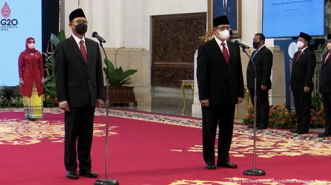 Presiden Jokowi berpesan kepada Kepala Otorita IKN Nusantara Bambang Susantono untuk berkoordinasi dengan Menko Maritim Luhut Pandjaitan hingga libatkan warga.