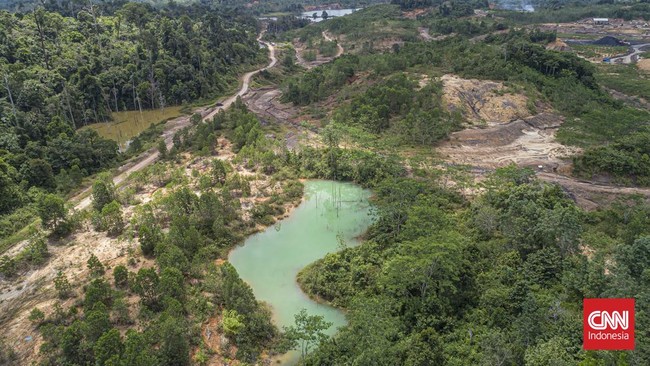 Menteri Lingkungan Hidup dan Kehutanan Siti Nurbaya Bakar mengakui ada lubang tambang di IKN yang belum direklamasi.