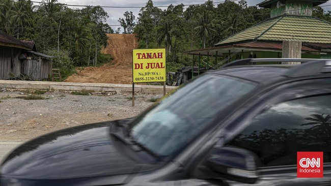 Untuk mencegah spekulan tanah makin marak di kawasan IKN, pemerintah mengatur jual beli tanah harus berdasarkan izin otorita, dan sementara dibekukan.