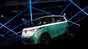 FOTO: Mobil Komersial Listrik Tanpa Sopir VW ID Buzz