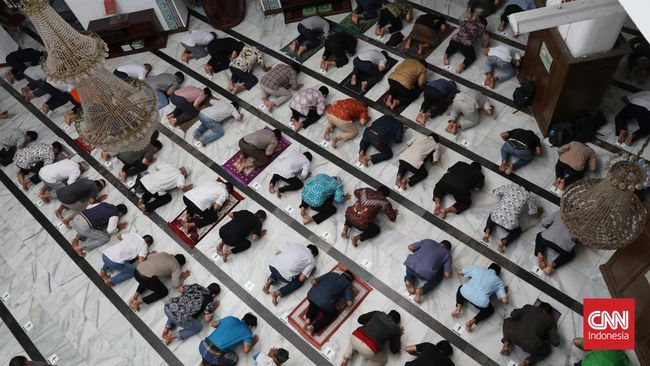 6 Aplikasi Petunjuk Arah Kiblat untuk Ramadan Tahun Ini Menentukan arah kiblat bisa menggunakan kompas atau mengacu bayangan Matahari, namun ada cara lebih mudah yaitu memanfaatkan aplikasi khusus.