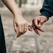 Ini Alasan Mengapa Usia 20-an Mudah Galau Karena Cinta, Ada yang Lagi Kamu Alami?