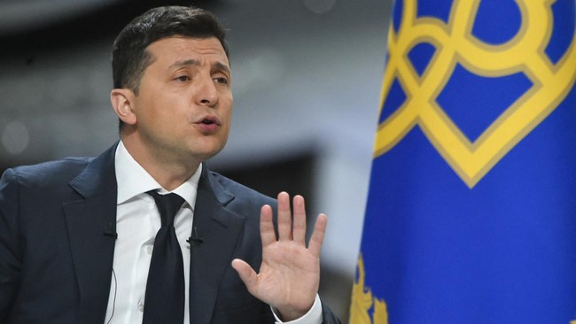 Presiden Ukraina, Volodymyr Zelensky, memperingatkan Presiden Rusia, Vladimir Putin, Perang Dunia III meletus jika negosiasi damai kedua negara ini gagal.