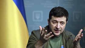 Presiden Ukraina Tuduh Rusia Langgar Kesepakatan Evakuasi Warga
