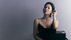 Jadi Ingin Hang Out Bareng,  Gaya Santai Song Hye Kyo Saat Jalan dengan Teman Artis
