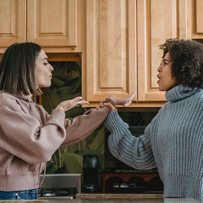 Jangan buang-buang waktu dan energi
berdebat dengan orang toxic