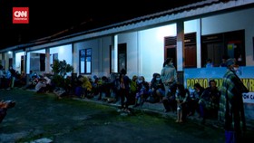 VIDEO: Merapi Keluarkan Awan Panas, Ratusan Warga Mengungsi