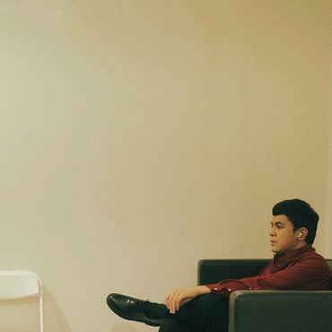 Lirik Lagu Tujuh Belas - Tulus