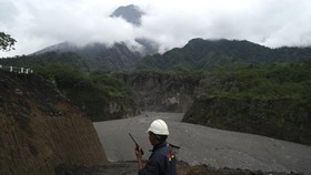 Merapi Status Siaga, Luncurkan Awan Panas Guguran 140 Kali per Hari