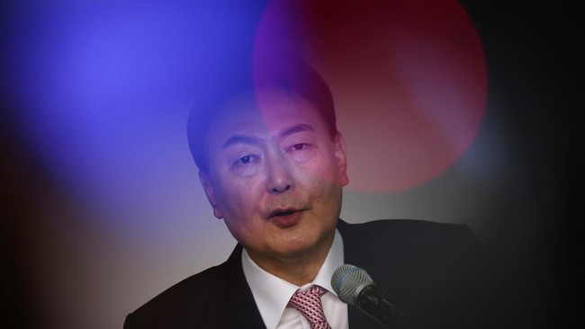 Sederet kabar meramaikan berita internasional Senin (15/8), dari Korsel membujuk Korut usai diancam nuklir, hingga Vladimir Putin siap mempersenjatai sekutu.