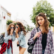 Paling Punya Sedikit Teman, 4 Zodiak Ini Punya Alasan Tersendiri! Salah Satunya karena Introvert!