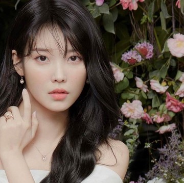 img-title Ada IU dan Lee Young Ae, 7 Artis Perempuan Ini Dikenal Paling Gemar Berdonasi!