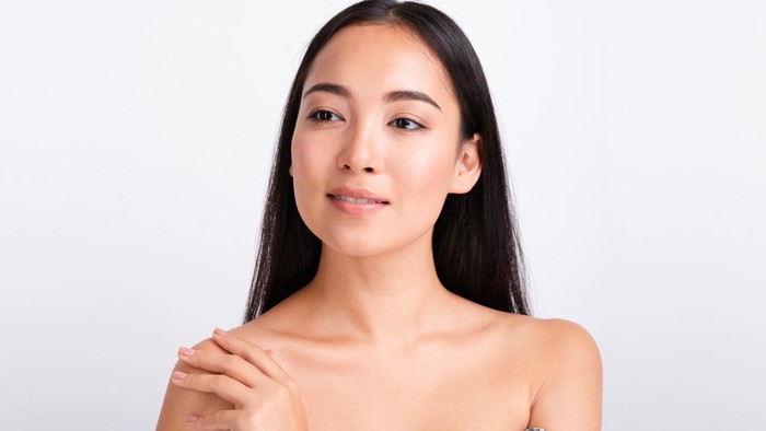 Rahasia Makeup Natural & Awet Muda Buat Perempuan Usia 40-an, Begini Trik Khususnya dari Makeup Artist! Rahasia Makeup Natural & Awet Muda Buat Perempuan Usia 40-an, Begini Trik Khususnya dari Makeup Artist!