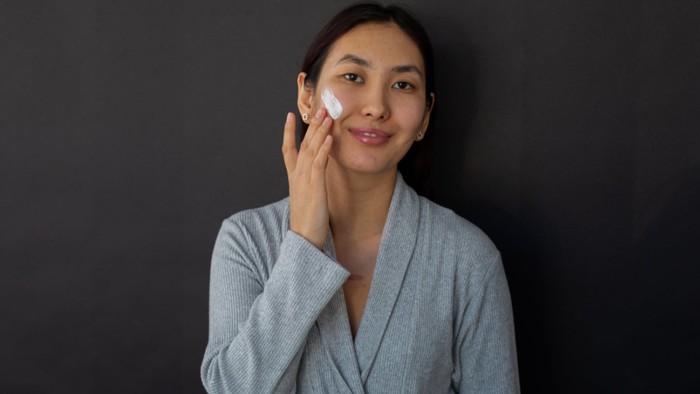 6 Rangkaian Skincare untuk Usia 40-an, Agar Kulit Tetap Sehat dan Kencang