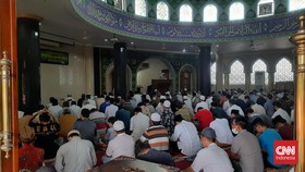 Muhadjir: Tarawih 50 Persen Kapasitas Masjid di Wilayah PPKM Level 3