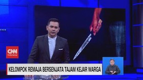 VIDEO: Kelompok Remaja Bersenjata Tajam Kejar Warga