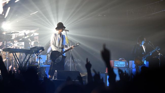 RADWIMPS akan kembali ke Indonesia untuk RADWIMPS WORLD TOUR 2024 "The way you yawn, and the outcry of Peace" di Beach City pada 19 Mei.