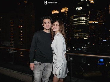 img-title Disebut Sebagai Couple Goals, Rizky Nazar: Orang Ngelihatnya Adem Aja