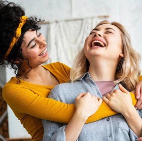 3 Hal yang Membuat Kesan Pertama Kamu Bisa Curi Perhatian Banyak Orang