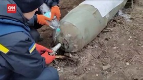 VIDEO: Detik-detik Personel Ukraina Jinakkan Rudal Rusia