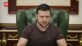 VIDEO: Presiden Ukraina: Rusia Tak Berhenti Menembak di Mariupol