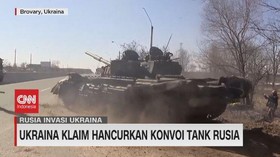 VIDEO: Ukraina Klaim Hancurkan Konvoi Tank Rusia