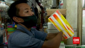 VIDEO: Bantu Halil, Difabel Daksa Penjual Tisu lewat Berbuatbaik.id